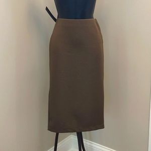 Metaphor pencil skirt in army green